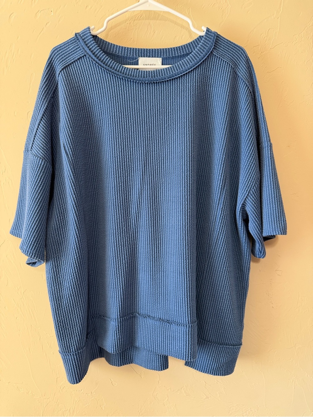 ANDREE BY UNIT Blue Ribbed Short-Sleeve Crewneck Sweater